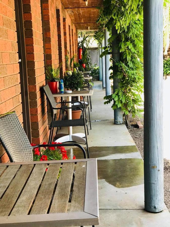 La Cochon Rose Motel Saint Arnaud Экстерьер фото