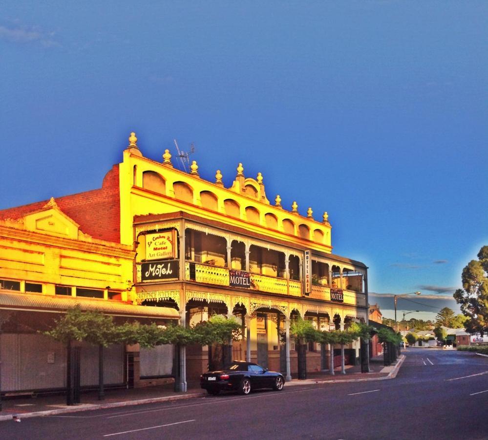 La Cochon Rose Motel Saint Arnaud Экстерьер фото