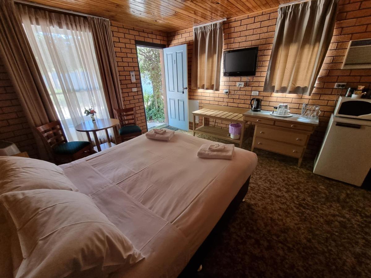 La Cochon Rose Motel Saint Arnaud Экстерьер фото