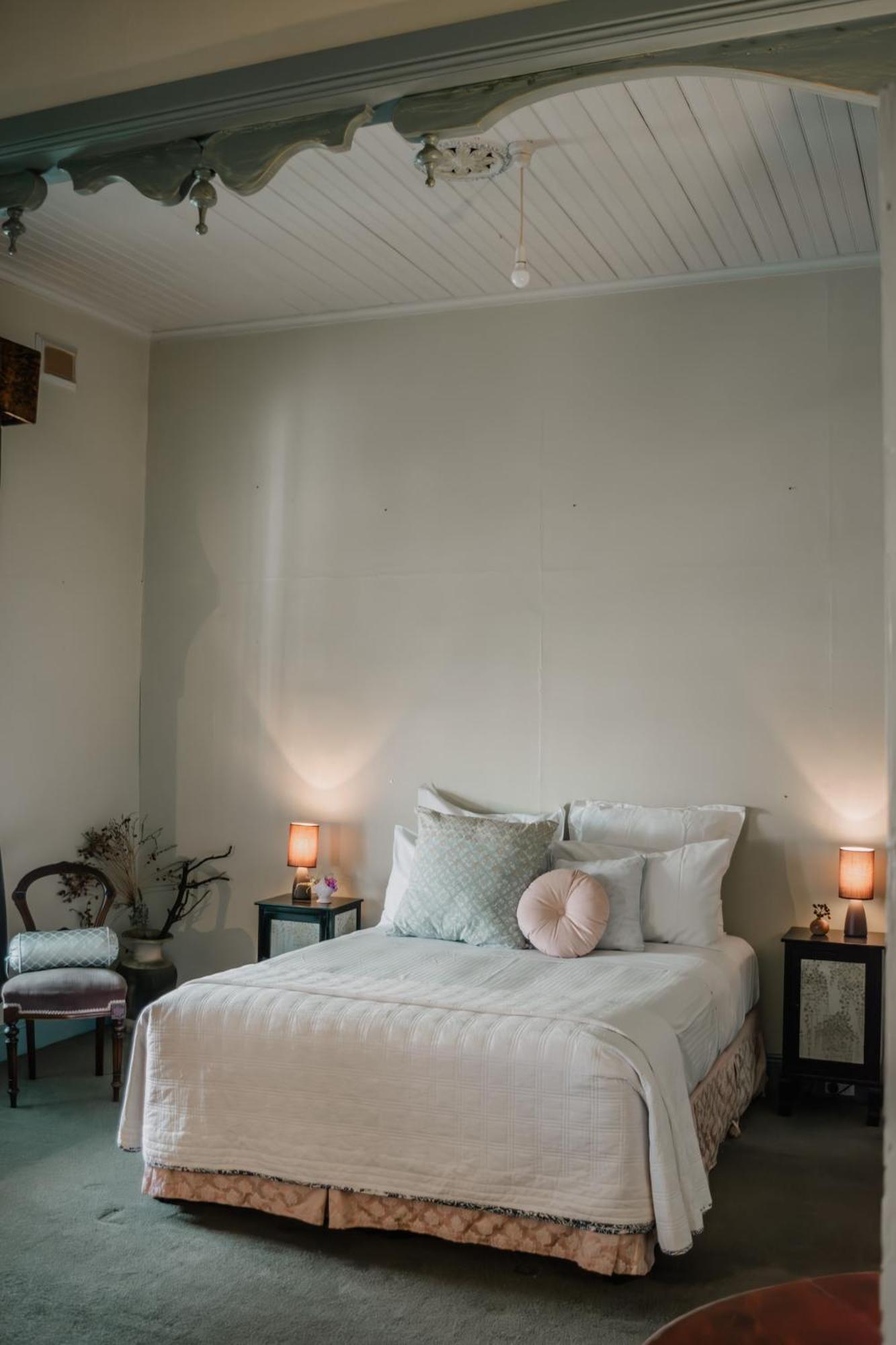 La Cochon Rose Motel Saint Arnaud Экстерьер фото