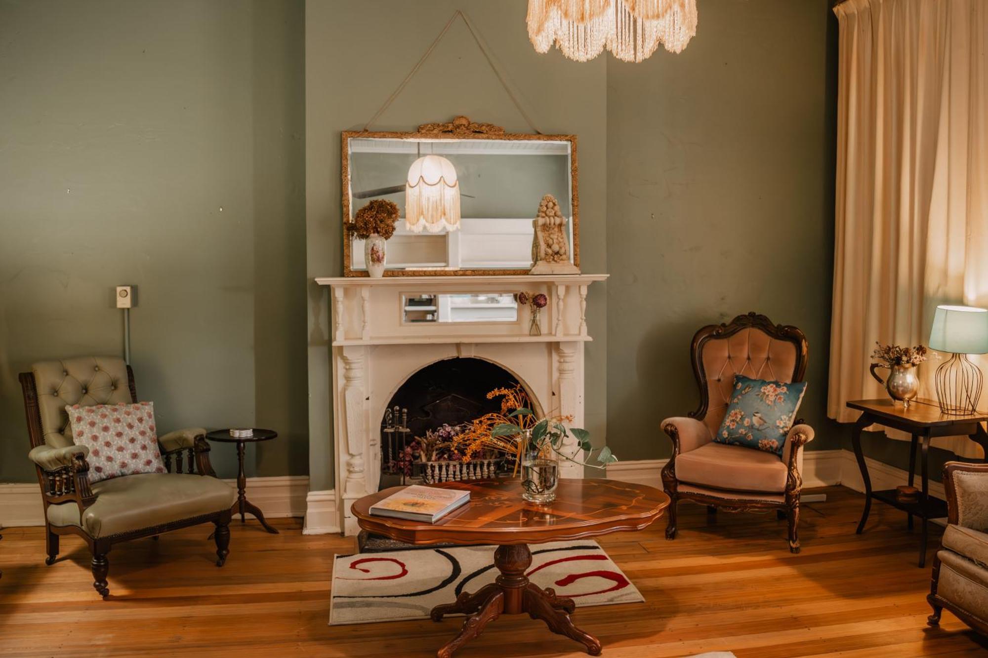 La Cochon Rose Motel Saint Arnaud Экстерьер фото